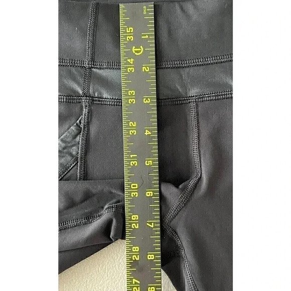 Lululemon Chase Me Crop II Black Faux Leather Trim Size 4 Mesh Workout Gym - Picture 10 of 12
